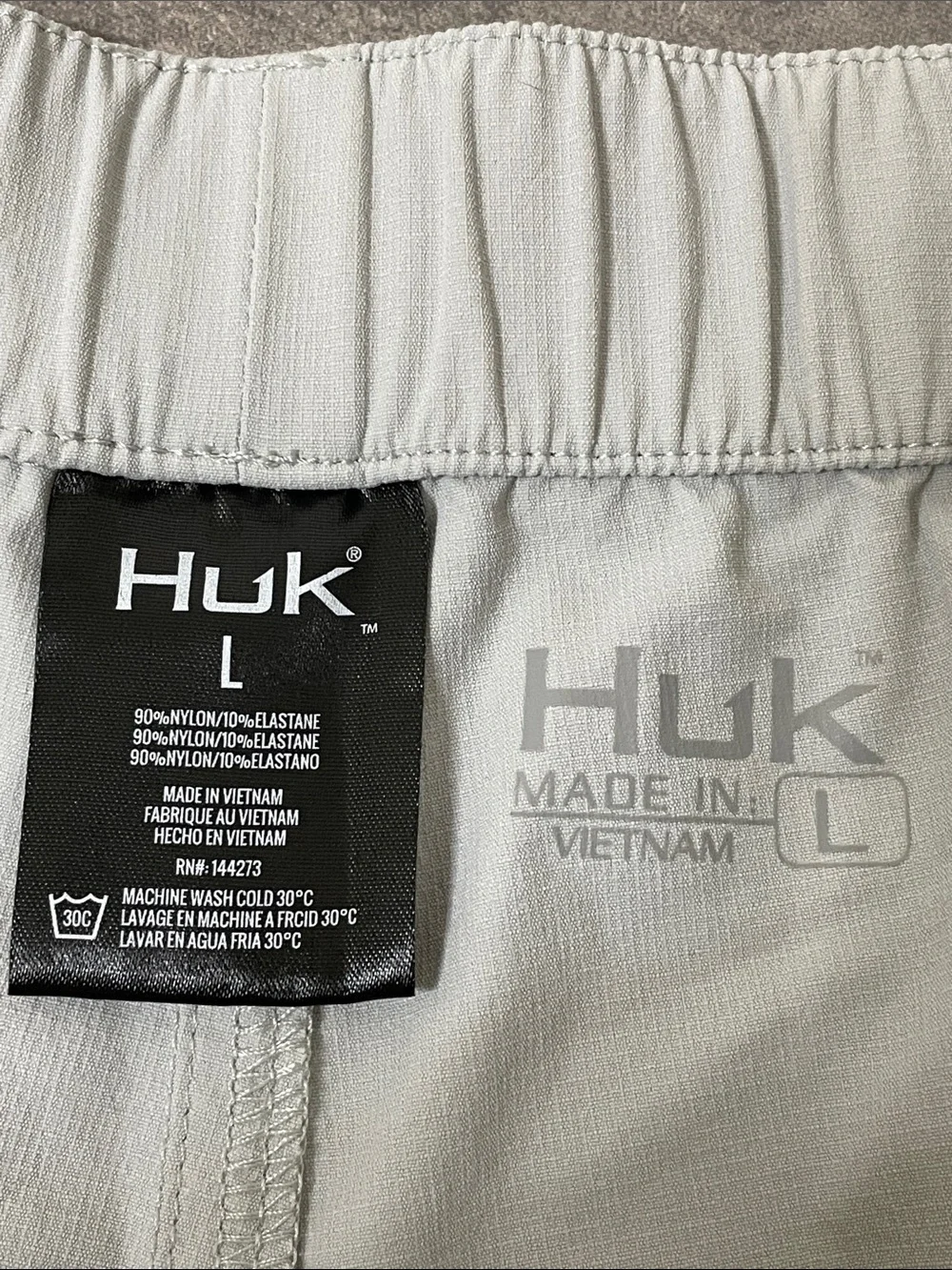 Huk 7” Creekbed Cargo Shorts size Large